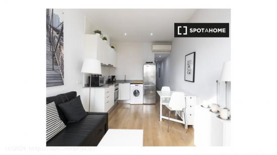 Bonito apartamento de 1 dormitorio en alquiler cerca del metro en el centro de Ciutat Vella - BARCEL