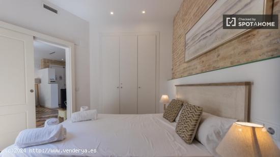 Apartamento de 3 dormitorios en alquiler en Ciutat Vella - VALENCIA