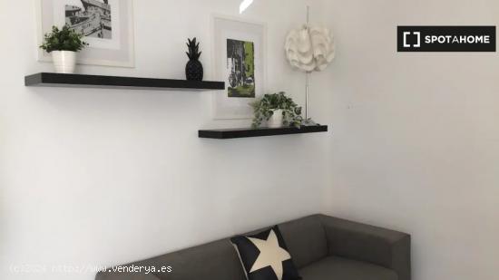 Apartamento de 3 habitaciones en alquiler en Pacífico - MADRID