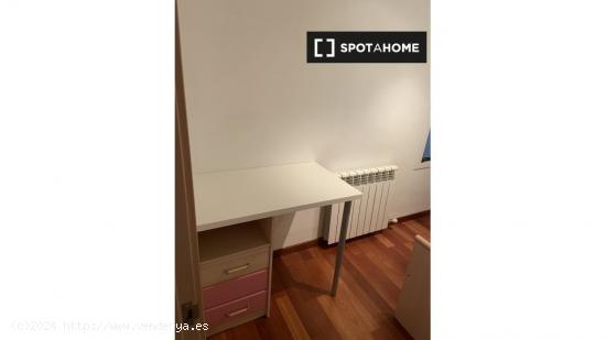 Habitación en piso compartido en barcelona. - BARCELONA