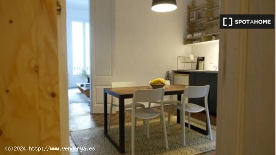 Habitación en piso compartido en barcelona. - BARCELONA