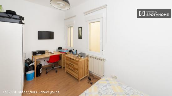 Alojamiento en piso compartido en Latina con escritorio - MADRID