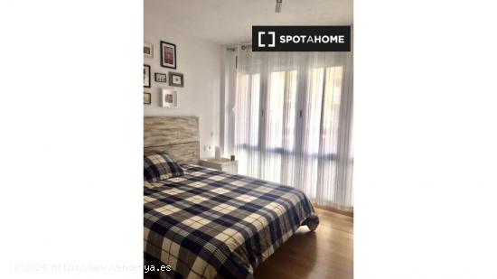 Habitación en piso compartido en barcelona. - BARCELONA