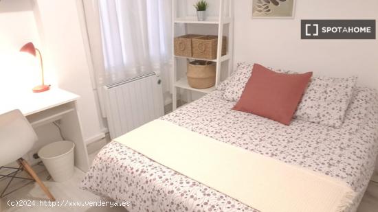 Habitación en piso compartido en Zaragoza - ZARAGOZA