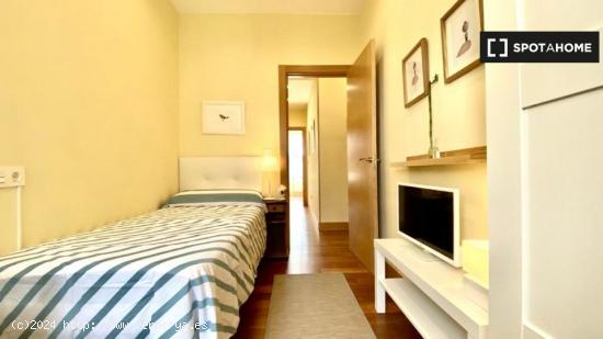 Se alquilan habitaciones en apartamento de 5 dormitorios en Bilbao - VIZCAYA