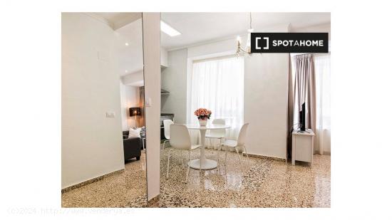 Luminosa Habitación en piso compartido en Alicante - Solo chicas - ALICANTE
