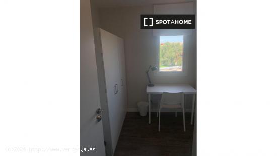 Habitación en alquiler en apartamento de 3 dormitorios en Getafe, Madrid - MADRID