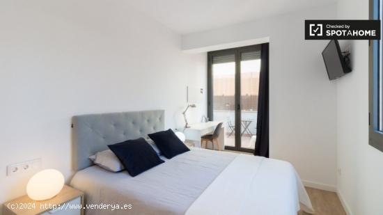 Habitaciones para alquilar en apartamento de 2 dormitorios en Barcelona - BARCELONA