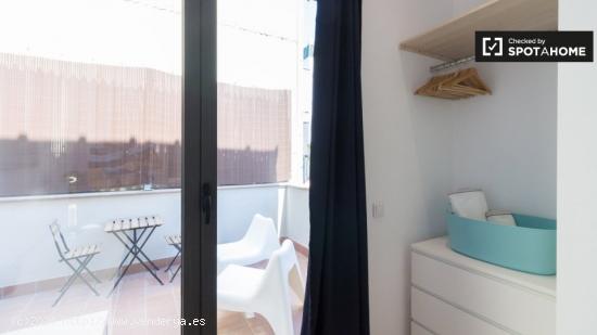 Habitaciones para alquilar en apartamento de 2 dormitorios en Barcelona - BARCELONA