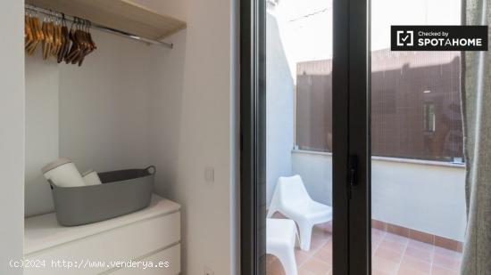 Habitaciones para alquilar en apartamento de 2 dormitorios en Barcelona - BARCELONA