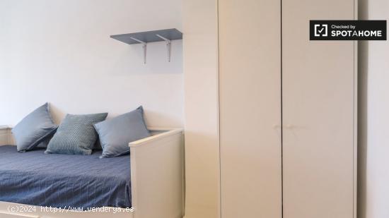 Habitaciones en alquiler en apartamento de 4 dormitorios en Valencia. - VALENCIA