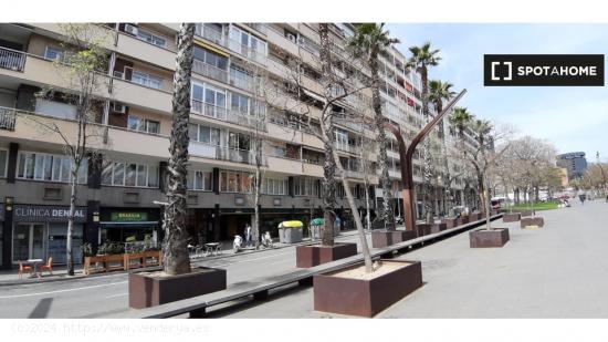 Alquiler de habitaciones en piso de 6 dormitorios en Les Corts, Barcelona - BARCELONA
