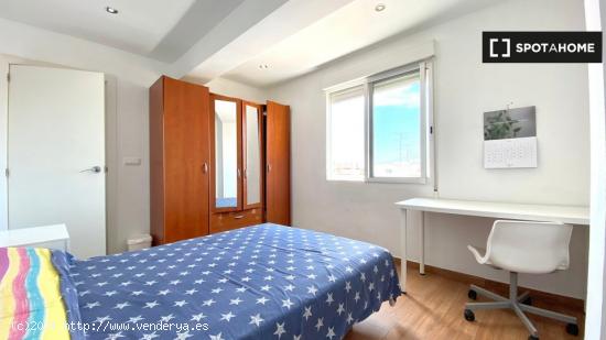 Piso de 3 dormitorios en alquiler en Montolivet, Valencia - VALENCIA