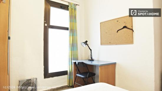 Habitación equipada con llave independiente en apartamento de 5 dormitorios, Eixample - BARCELONA