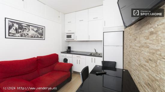 Moderno apartamento de dos dormitorios ideal para parejas o grupos de amigos justo al lado de la art