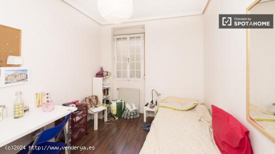 Habitación asequible con calefacción en piso compartido, Delicias - MADRID
