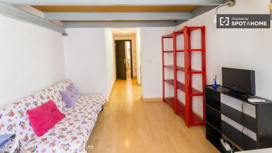 *Loft* con balcón en el corazón de Malasaña, todos los gastos incluidos - MADRID