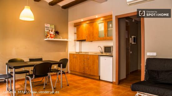 agradable de 2 dormitorios 1 baño pareja en El Raval - BARCELONA