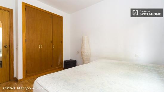 Se aceptan mascotas, apartamento de una habitación en alquiler con balcón en Chamartín - MADRID