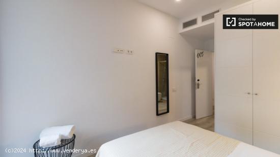 Habitación en piso compartido en barcelona. - BARCELONA