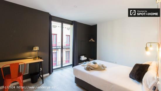 Habitación en piso compartido en barcelona. - BARCELONA