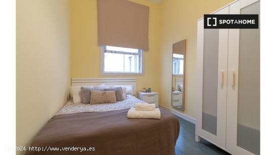 ¡Habitaciones en alquiler en un piso de 10 habitaciones en Madrid! - MADRID