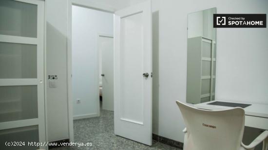 Sala abierta en un apartamento de 10 habitaciones en Ciutat Vella - VALENCIA