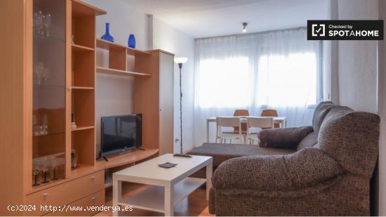 Se alquila apartamento de 2 habitaciones en Campamento - MADRID