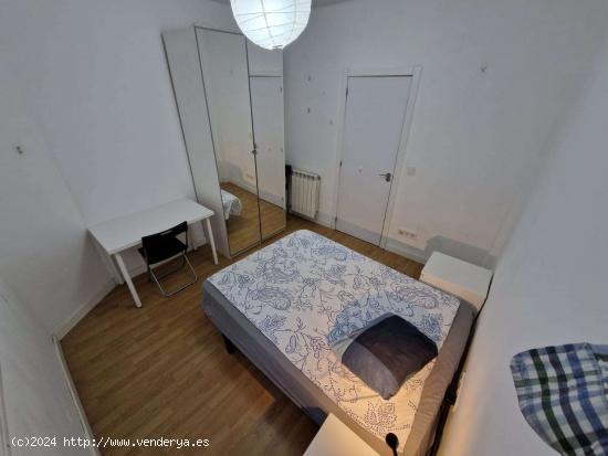  Compartir habitación en apartamento de 6 habitaciones cerca de Arguelles, Madrid - MADRID 