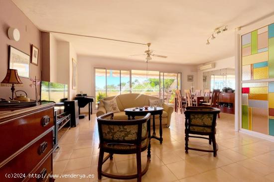 Planta baja con terraza, jardín y vistas al mar en Calviá - BALEARES