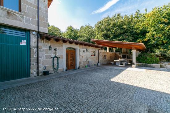 Precioso Chalet Rural de 270 m2 en pleno corazón de la Ribeira Sacra - LUGO