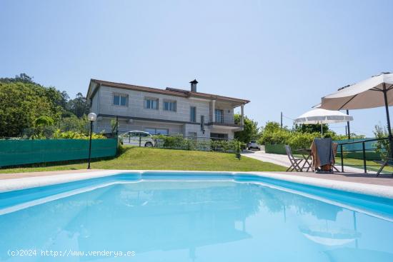 Espectacular casa con piscina, pista de tenis, gimnasio y asador en Salvaterra de Miño - PONTEVEDRA