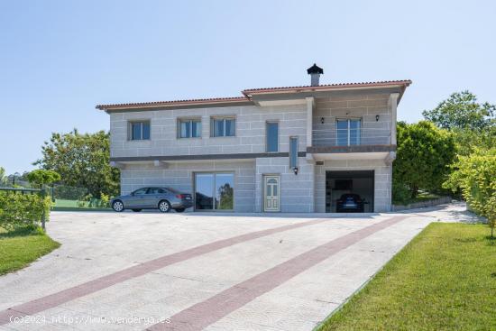 Espectacular casa con piscina, pista de tenis, gimnasio y asador en Salvaterra de Miño - PONTEVEDRA