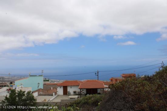 Venta de Casa de Piedra Antigua en Chiguergue de 1080 m2 de terreno y Vista al mar - SANTA CRUZ DE T