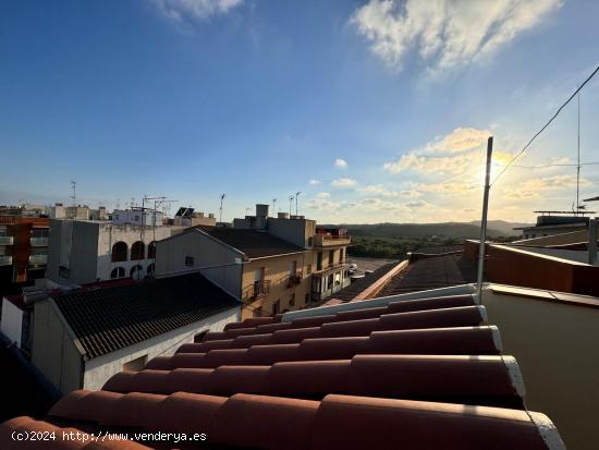 ESPECTACULAR CASA EN EL MISMO CENTRO DE CUBELLES - BARCELONA