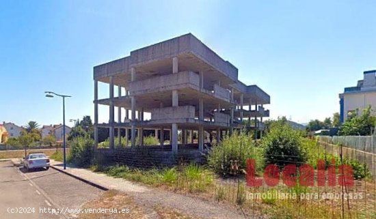 Obra parada de 18 pisos en Argoños, Cantabria.