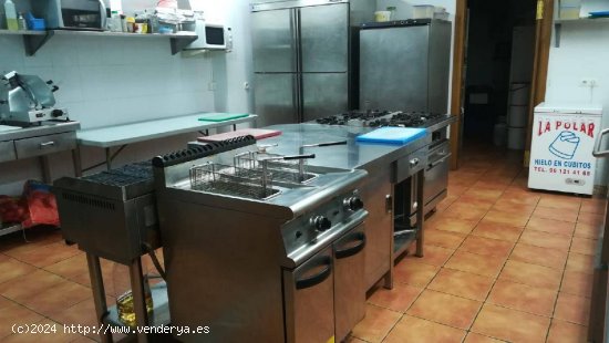 RESTAURANTE EN VENTA EN PLENO RENDIMIENTO. SIN TRASPASO