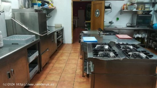 RESTAURANTE EN VENTA EN PLENO RENDIMIENTO. SIN TRASPASO