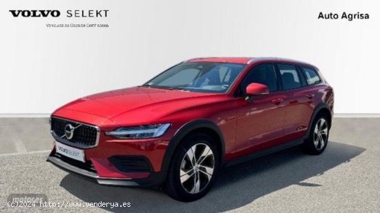  Volvo V 60 V60 Cross Country Core, B4 (diesel) AWD, Diesel de 2023 con 32.169 Km por 44.000 EUR. en  