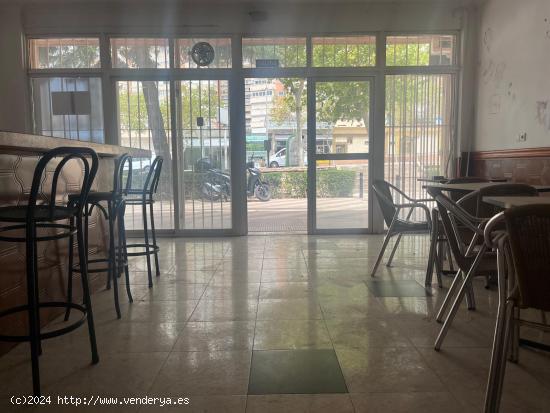  Se vende bar con cocina y terraza en Benidorm - ALICANTE 