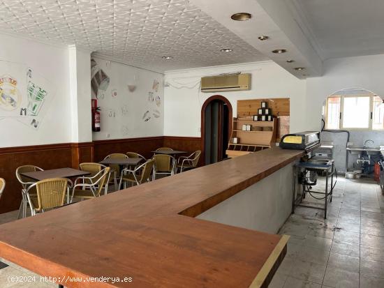 Se vende bar con cocina y terraza en Benidorm - ALICANTE