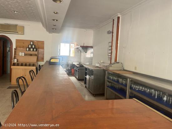 Se vende bar con cocina y terraza en Benidorm - ALICANTE