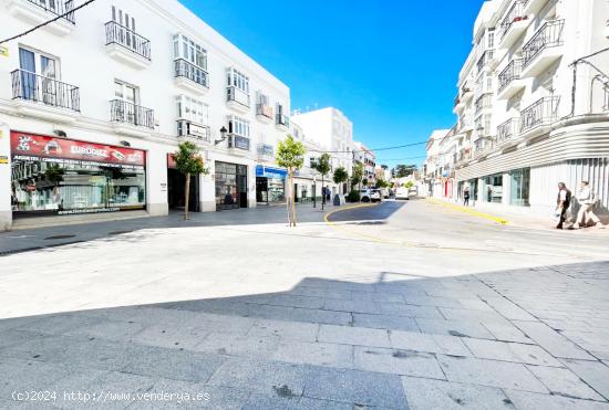  GRAN LOCAL COMERCIAL  EN PLENO CENTRO - CADIZ 