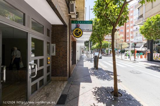 PISO EN VENTA MURCIA CENTRO. CALLE CORREOS ,CON GARAJE EN EL MISMO EDIFICIO. - MURCIA