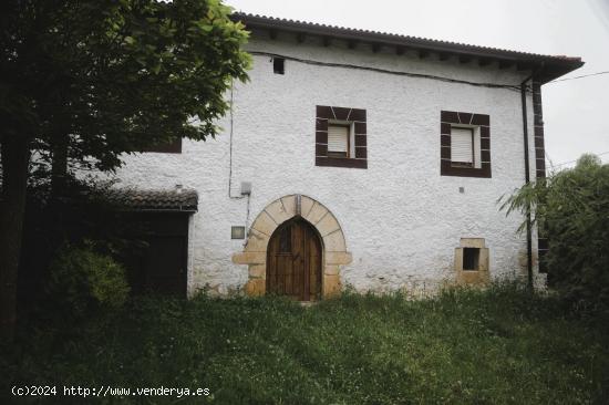 Se Vende Chalet  Adosado con Terreno en Valle de Mena - BURGOS