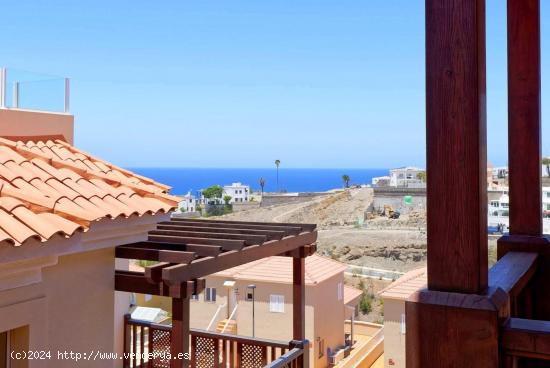 PRECIOSO APARTAMENTO EN PLANTA ALTA EN MONTE CARRERA CON VISTAS A LA PISCINA Y PARCIALES AL MAR - LA