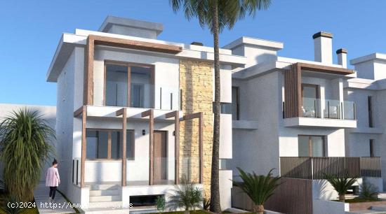 VILLA PAREADA DE NUEVA CONSTRUCCIÓN DE 4 DORMITORIOS  EN LOS ALCAZARES - MURCIA