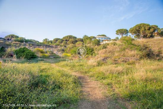 Parcela plana en venta en Rocaferrera - BARCELONA