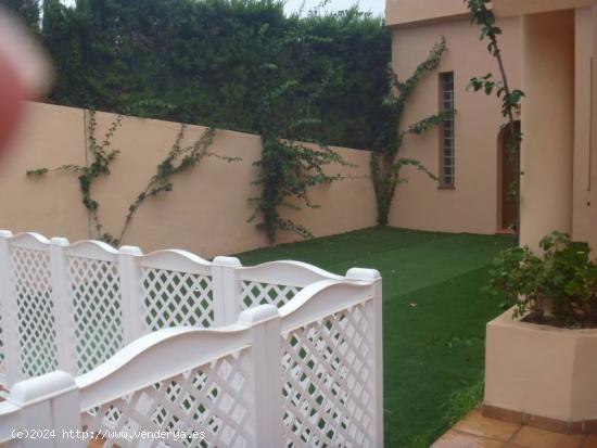 Villa de lujo 3 dormitorios con piscina, garaje doble y sótano de grandes dimensiones - MURCIA