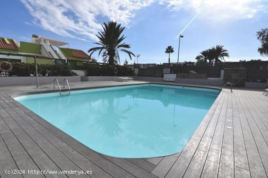 Impresionante Casa de Tres Apartamentos en Playa del Inglés - LAS PALMAS